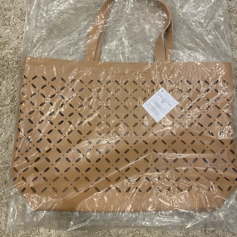 SALE!!  NEW Oscar de la Renta tote bag - Picture 3 of 6